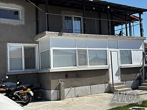 Продава къща в с. Еленино