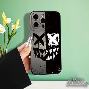 Кейс за iPhone 15 - Черно-бял дизайн с череп