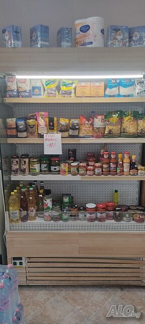 Продавам витрина
