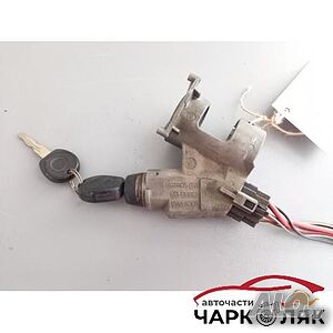 Контактен ключ Фолксваген Пасат 1.8Б