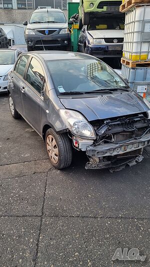 Тойота ярис Toyota Yaris на части