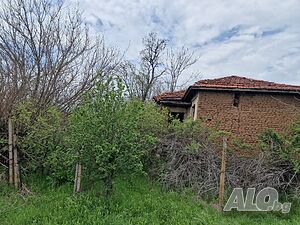 Парцел със стара къща в с. Опълченец