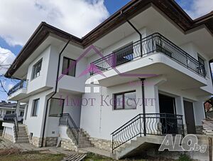 Продава в гр. Варна, Нова къща за две семейства