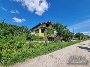 Публична продан от ЧСИ на Парцел с къща в с. Звънец с. Звънец, общ. Вълчи дол, обл. Варна