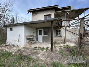 Публична продан от ЧСИ на Парцел с къща в с. Крумово с. Крумово, общ. Тунджа, обл. Ямбол, ул. „Траки..