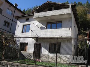 Публична продан от ЧСИ на Парцел с къща в гр. Мадан гр. Мадан, ул. Орфей № 74