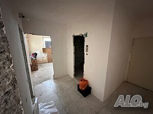 Публична продан от ЧСИ на Тристаен апартамент в гр. Бургас гр. Бургас, к.с. Меден Рудник, бл. 73, вх..