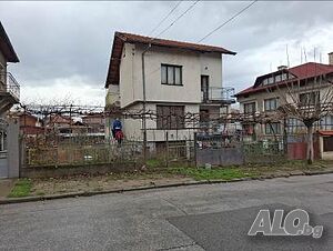 Публична продан от ЧСИ на Парцел с къща в гр. Добринище гр. Добринище ул. „Иван Козарев“ № 15