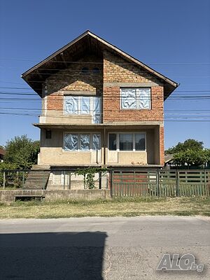 Публична продан от ЧСИ на Парцел с къща в с. Бъзън 1/6 ид. ч. от парцел и къща в с. Бъзън, общ. Русе.. 21 кв.м РЗП | Къщи, Вили | Бъзън