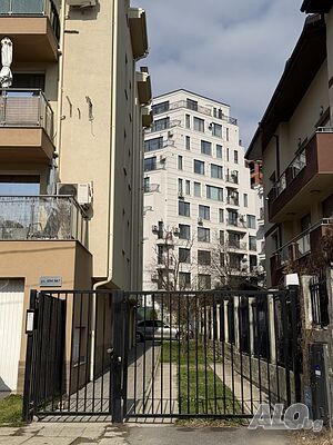 Публична продан от ЧСИ на Гараж в гр. София ул. ”694” № 7, ет. 1, гараж 6