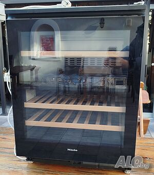 витрина за вгаждане- виноохладител- Miele KWT6321UG