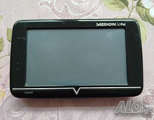 навигация Medion E4440, със слот за SD карта