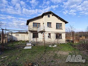 САМО В ЕРА! ЕРА Сити Център продава двуетажна къща в близко село до Стара Загора