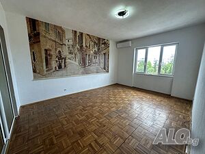 Тристаен апартамент в близост до БСУ