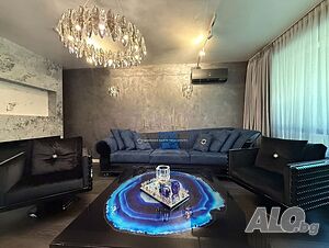 Луксозен, двустаен апартамент под наем