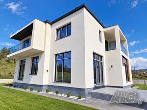 Новопостроена двуетажна къща с Акт 16 за продажба, разположена в с. Изгрев