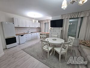 Тристаен апартамент за продажба находящ се в Идеален Център на гр. Благоевград /в близост до АУБГ /