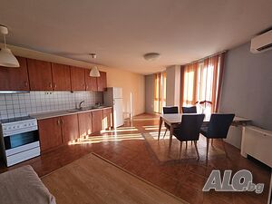 Просторен апартамент с три спални и гараж за продажба в кв. Освобождение, Благоевград
