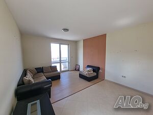 Просторен тристаен апартамент за продажба в гр. Банско