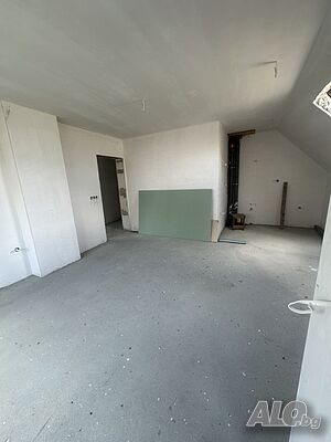 Тристаен апартамент за продажба с Акт 16 в кв. Струмско, гр. Благоевград