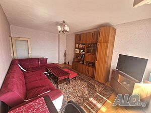 Тристаен апартамент - с четири самостоятелни стаи за продажба в кв. „Орлова чука“, гр. Благоевград.