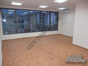 Офис за продажба в бизнес сграда в широк център на гр. Благоевград.