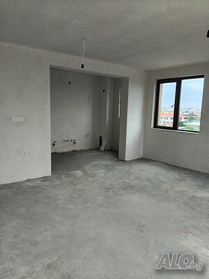 Многостаен апартамент с гараж в малка сграда в кв. Остромила