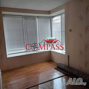 ✨КОМПАС недвижими имоти ПРОДАВА - Втори етаж от къща 84 кв.м, двор 150 кв.м., Център, гр. Ямбол
