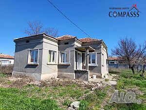 с. Кардам, обл. Добрич, Две къщи с двор - 65000лева!