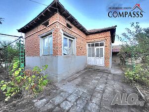 с. Пчеларово, обл. Добрич Къща с двор - 22000евро!