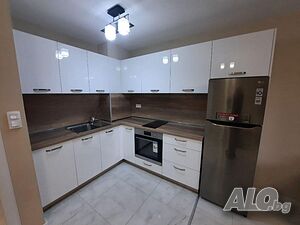 Тристаен апартамент в Южен