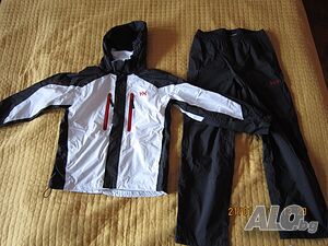 Ветровка и панталон Helly Hansen размер 152/12