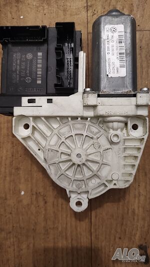 Преден Десен Стъклоповдигач Vw Golf 5 / 1K4 837 402 Q