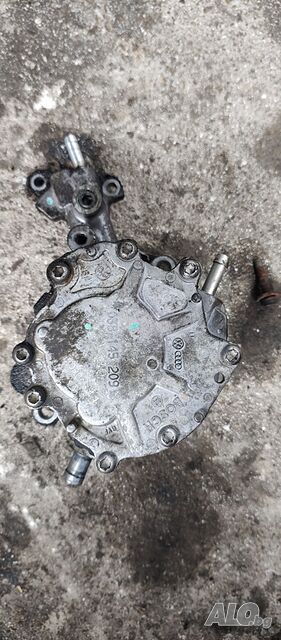 Вакуум помпа 038 145 209 Audi A3 8P