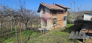 Продажба Вила гр. Русе - Долапите 40m² и двор 600m²