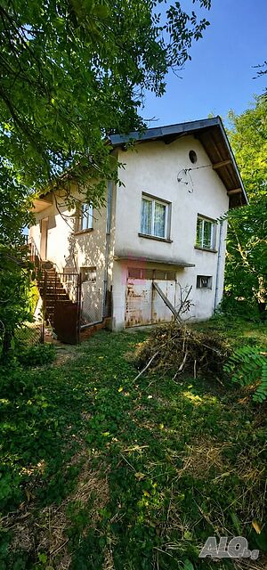 Продажба Къща гр. Русе - с. Червена вода 120m² и двор 800m²
