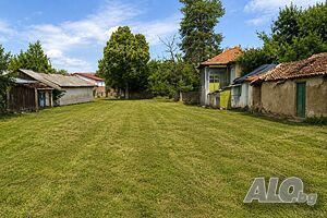 🏡🌳 Парцел за жилищно строителство с. Голям чардак Двуетажна къща 130 кв.м РЗП 1400 кв.м двор | Къщи, Вили | Голям чардак