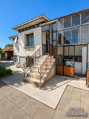 🏡 Просторна обзаведена къща с голям двор в с. Голям чардак