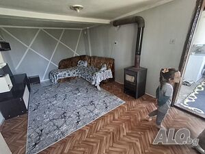 Къща в с. Загорци общ. Средец с двор 3декара