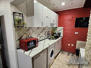 Двустаен до Операта-от собственик с включени ток и вода КРАТКОСРОЧНО