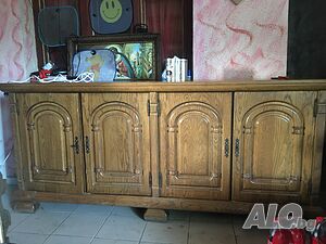 продавам масивен старинен шкаф