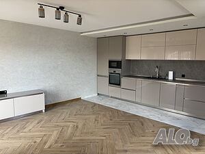Луксозен тристаен апартамент на пл. Левски, ТЕЦ