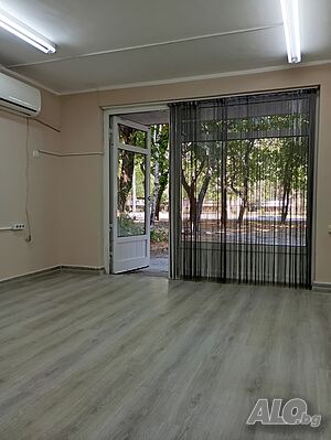 Собственик продава търговско помещение в Кючук париж