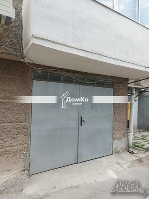 Продава гараж, център