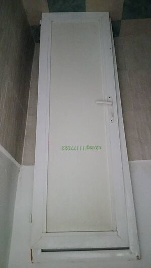 Продавам алуминиева врата