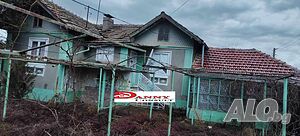 Къща на две нива в с. Долна Липница