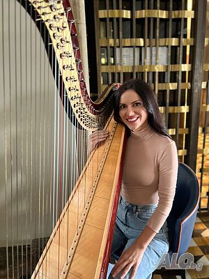 Арфа за Вашето специално събитие / Elegant Harpist for Your Special Event