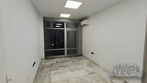 Отдава МАГАЗИН 50м2 ’Център’ ет.1/3 ТУХЛА КЛИ ПВЦ ОТЛИЧЕН 750лв.