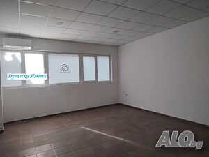 Продава ОФИС 40м2 ’Център’ ет.1/4 ТУХЛА 28800€