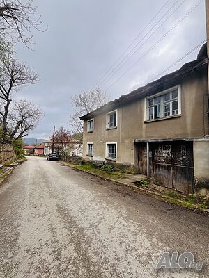 Продава се къща